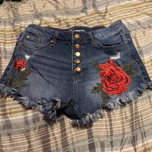 🌹 high waisted jean shorts